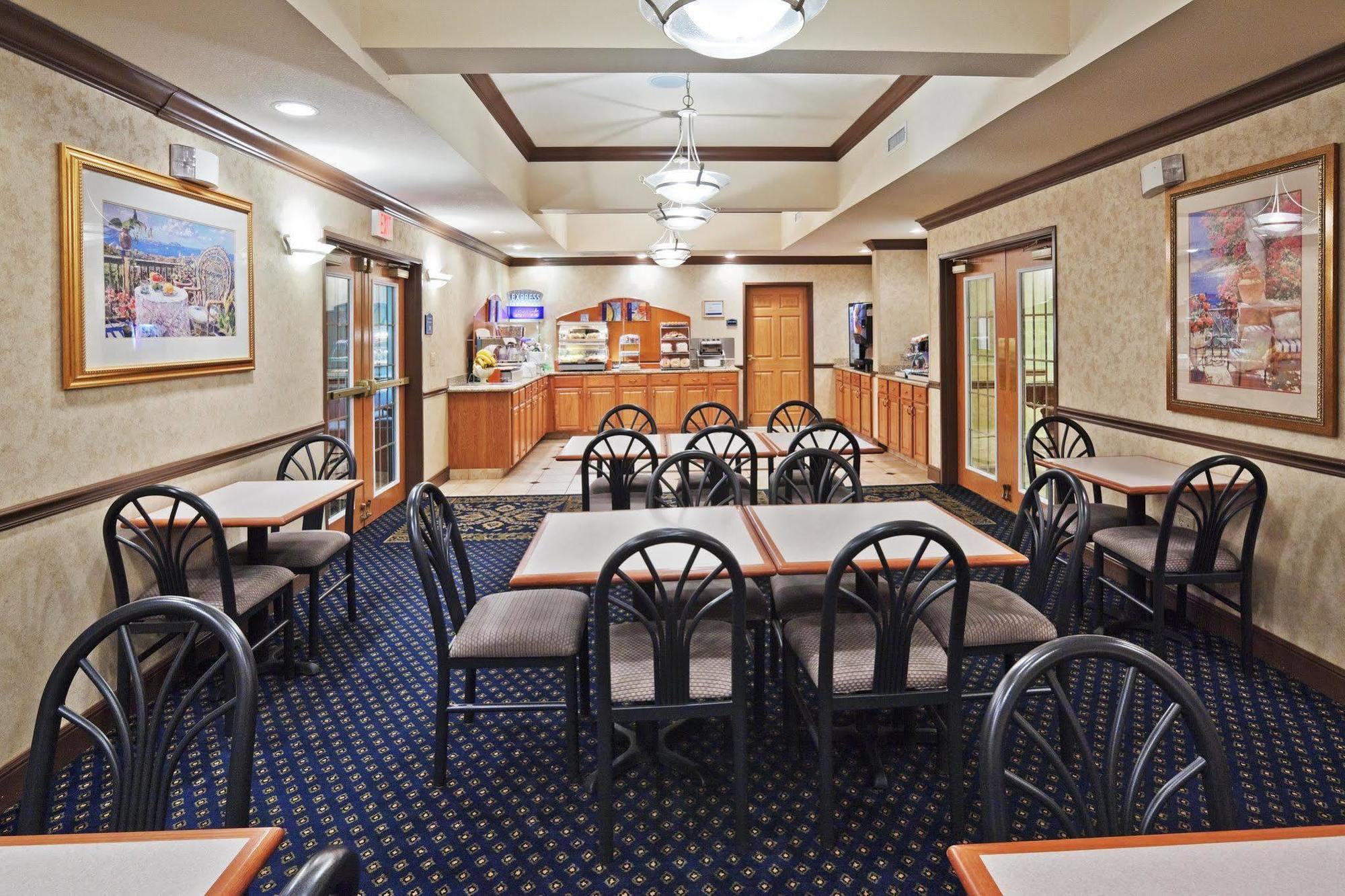 Holiday Inn Express & Suites Glenpool By Ihg Esterno foto