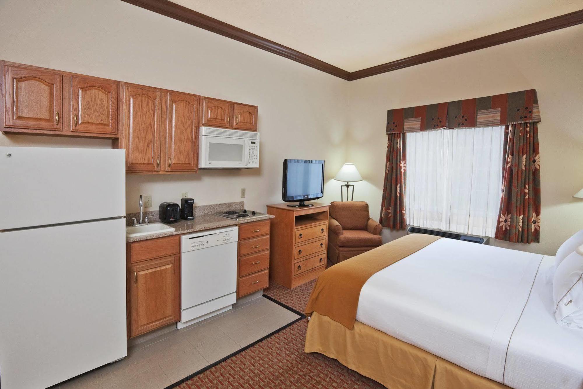 Holiday Inn Express & Suites Glenpool By Ihg Esterno foto