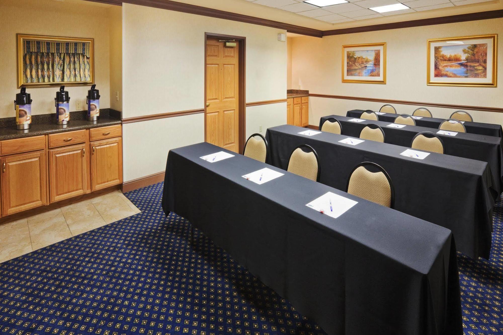 Holiday Inn Express & Suites Glenpool By Ihg Esterno foto