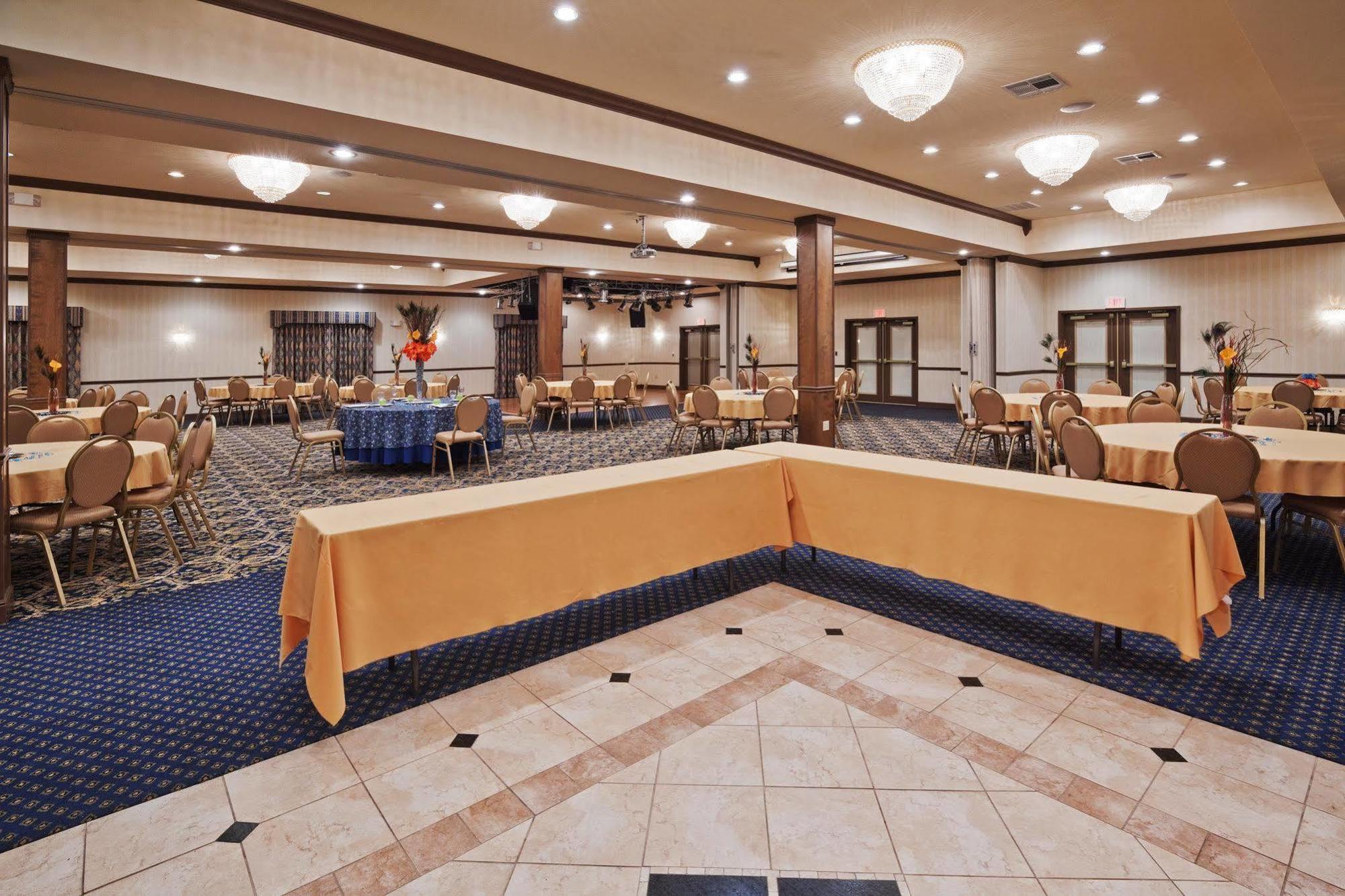 Holiday Inn Express & Suites Glenpool By Ihg Esterno foto